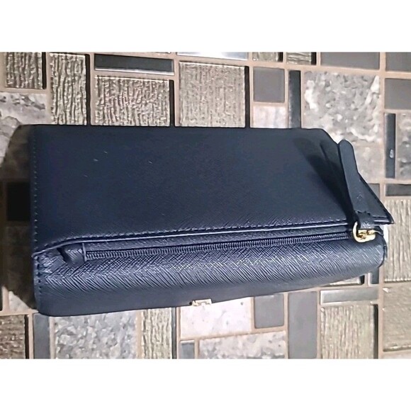 Tommy Hilfiger Trifold Checkbook Wallet Credit Cards Lots of Storage - Picture 8 of 9